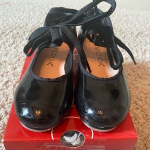 Capezio patent leather little girl tap shoes size 10
